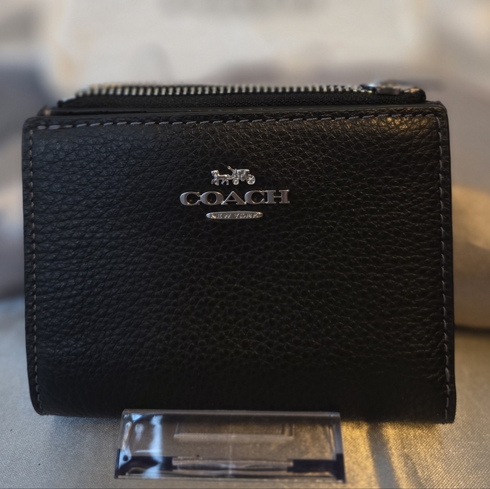 Coach CM315 Black Pebble Leather Double Billfold Wallet Zip Coin Pocket NWT